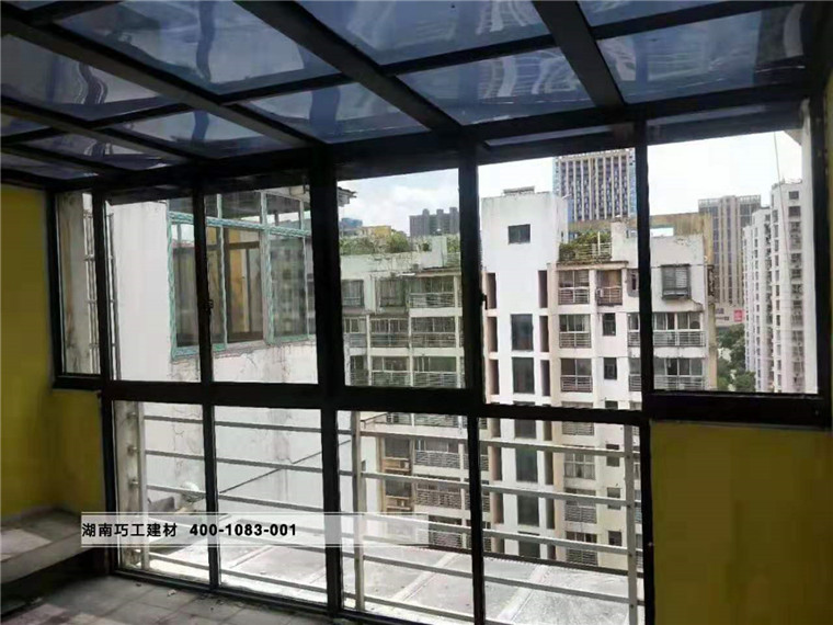 巧工建材 美林景園 7個(gè)陽臺(tái)封閉、鋁合金遮陽遮雨頂棚 案例實(shí)圖